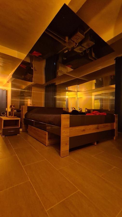 T2 Chambre Miroir Jardin Et Parking Prive มาร์กเซย ภายนอก รูปภาพ
